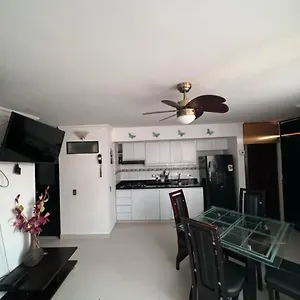 Encantador Apto En El Rodadero Frente A La Playa , Santa Marta (Magdalena) Colombia